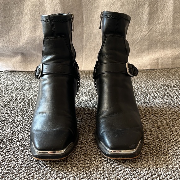 Dolce Vita Sabi Western Ankle Boot - Picture 7 of 11